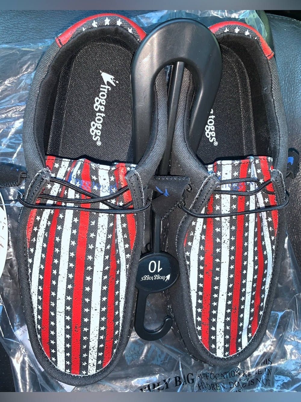 Mens Size 10 Frogg Toggs Stars And Stripes Boat Shoes, Slip On